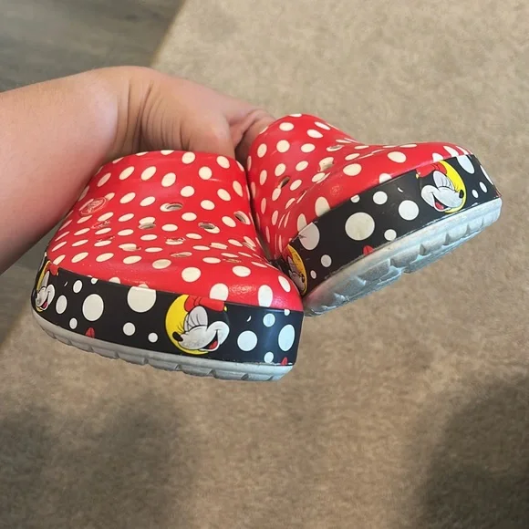 Minnie Mouse crocs - Picture 5 of 7